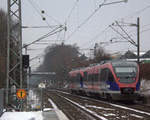 Ein Nachschuss von der Euregiobahn (RB20) kammen aus Langerwehe,Stolberg-Altstadt nach Stolberg-Rheinland-Hbf und hielten in Kohlscheid und fuhren in Richtung Herzogenrath. Aufgenommen von Bahnsteig 2 in Kohlscheid.
Bei Kalten Winterwetter am Kalten Nachmittag vom 24.1.2019.