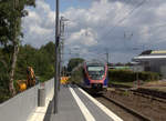 Zwei Euregiobahn (RB20) kommen aus Stolberg-Rheinland-Hbf nach Stolberg-Altstadt,Düren und kammen die Kohlscheider-Rampe hoch aus Richtung Herzogenrath und hilten in Kohlscheid und fährt in Richtung Richterich,Laurensberg,Aachen-West,Aachen-Schanz,Aachen-Hbf. 
Aufgenommen von Bahnsteig 2 in Kohlscheid. 
Bei Sommerwetter am Mittag vom 13.8.2019.