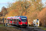RB20 Euregiobahn, Talent 643 704 auf der KBS 482, Bü Km 1,9 von Herzogenrath nach Stolberg am 4.12.2025 