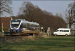 VT747 verlsst als RB67 (NWB81557)  DER WARENDORFER , (Altenbeken) - Bielefeld Hbf - Mnster(Westf)Hbf, das Stadtgebiet von Warendorf. Welches ist besser?!?(30.03.2009)
