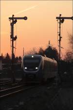 VT710 erreicht als RB67  DER WARENDORFER  nach Bielfeld Hbf den Bahnhof von Warendorf...