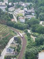 Ein  Talent  fhrt durch das  Nahetal bei Bad Mnster am Stein.