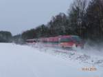 Schn zieht der 29012 ein Schneeschleier hinter sich her.