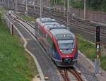 643 2xx-x als RB8910 aus Dren nach Heerlen bei der Ausfahrt aus Langerwehe und der Einfahrt in den Tunnel Richtung Eschweiler-Weisweiler, 2.8.10