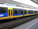 BR 643 hier als VT 739 der NordWestBahn im Werksneuen Zustand im Hbf Essen am 30.11.2006 zu einer Sonderfahrt. Wie man durch die Fenster erkennen kann, sind die Tische gedeckt.