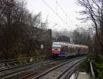 Zwei Euregiobahn (RB20) kommen aus Eschweiler-Sankt-Jöris nach Langerwehe-Stolberg-Altstadt und kommen aus Richtung Aachen-West und halten in Aachen-Schanz und fahren in Richtung Aachen-Hbf.
Aufgenommen vom Bahnsteig von Aachen-Schanz.
Bei Regenwetter am Nachmittag vom 1.12.2015.