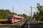 643 018  Barbelroth  und 643 012 auf dem Weg in die Pfalz.
Aufgenommen am 21. September 2016 im Bahnhof Karlsruhe-Knielingen.