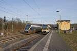 VT 2.04a der Eurobahn und VT 643 319 der NordWestBahn im Bahnhof Altenbeken (13.02.2022)