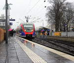 Die Euregiobahn (RB20) kommt aus Stolberg-Rheinland-Hbf nach Düren und kamm die Kohlscheider-Rampe hoch aus Richtung Herzogenrath und hilt in Kohlscheid und fährt in Richtung