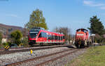 644 058 als RB 17264 (Waldshut - Basel Bad Bf), rechst wartet 294 779 auf Einlass in den Anschluss, Bahnhof Grenzach 20.3.26
