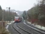 Eifel- Wetter vom allerfeinsten rund um Ostern 2008: 644 047 samt Partner warten auf die Ausfahrt Richtung Kln.