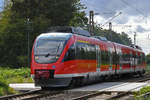 Der Triebzug 644 506 überquert Anfang September 2019 einen Bahnübergang in Gelsenkirchen.