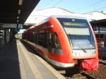 RB 22 von Potsdam Hbf nach Berlin Schnefeld Flughafen.Rechts sieht man noch ein Wagen des InterCity 2132 nach Norddeich Mole der irgenwwelche Probleme hat.