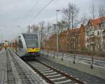Wieder eine Premiere! Der GTW2/6 der HLB (946 403/903), und damit der erste Personenzug steht zu Testfahrtzwecken am Bahnsteig des neuen Stadtbahnhofs Eschwege.