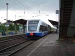 BR646 127 und 646 121 der UBB in Doppeltraktion befinden sich hier im Greifswalder Hbf und werden in Krze ihre Fahrt als RB 24426 in Richtung Stralsund fortsetzen. Abgelichtet bei einsetzendem Regen am 20.08.04