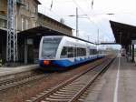BR646 der UBB bei ihrem Halt im Hbf Greifswald (in Richtung Stralsund) am 09.05.03.