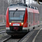 Der Triebzug 684 004 Anfang Dezember 2019 bei der Einfahrt in Wanne-Eickel.