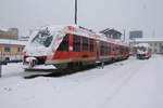 Triebwagen von DB Regio Nord beim Winterschlaf im Tief verschneiten Bahnhof Nordhausen