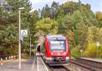 648 818 erreichte am 6.10.12 Gleis 1 in Velden. Der fr�here Bahnhof war schon zum Haltepunkt zur�ck gestuft worden. 