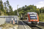 648 303 erreichte am 6.10.12 Velden und hielt auf Gleis 1 neben der Baustelle.