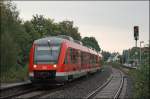 Zwei Dortmunder 648er erreichen als RE57  Dortmund-SAUERLAND-Express , Winterberg(Westf) - Dortmund Hbf, den Bahnhof Frndenberg.