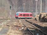 RE 57 auf dem Weg nach Bestwig bei der Ausfahrt aus dem Bahnhof Arnsberg am 25.03.2010.