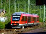 VT 648 (LINT 41) der 3-Lnder-Bahn welche die RB 95 Au/Sieg - Siegen - Dillenburg betreibt am 27.07.2009 fhrt in den Bf Betzdorf ein.