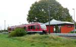 Neun Jahre spter stand 648 312 vor der sehenswerten neuen Wartehalle in Burgbernheim. (Blick nach Osten am 5.10.11)

