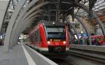 648 457-0 und *** als RB 21833 (Lbeck Hbf-Lneburg) in Lbeck Hbf 6.8.12