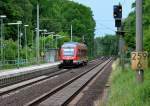 Pfingstmontag in Friedrichsruh: eine Regionalbahn von Aumühle nach Büchen hält - doch niemand steigt ein oder aus. 9.6.2014 