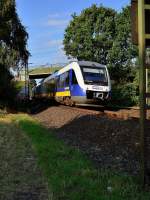 RE 10 fhrt durch den Gleisbogen nahe dem Bahnbergang Viehgasse in Osterath......hier ist der NWB-Triebzug in Richtung Dsseldorf Hbf unterwegs am Sonntag den 16.9.2012