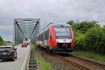Ein Lint 41 der Nordbahn fährt am 02.06.2022 als RB63 nach Neumünster über die Grünentaler Hochbrücke.
