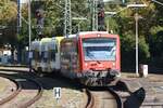 RADOLFZELL am Bodensee (Landkreis Konstanz), 18.09.2024, DB 650 015 als RB31 bei der Einfahrt in den Zielbahnhof Radolfzell; hinterer Zugteil 650 023 im BW-Design