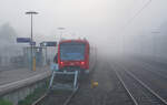 Morgenstimmung im Bahnhof Kirchheim/Teck: Ein 650-Doppel, hinten der 650 120, steht am 15.10.2026 abfahrbereit in Richtung Oberlenningen