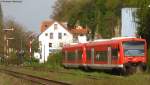 650 321-3 und 103-5 als RB 22754 nach Singen bei der Ausfahrt berlingen-Therme am 27.4.08