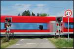 Zwei 650er passieren zur Mittagszeit des 24.05.08 als RE 22531 von Crailsheim nach Ulm Hbf einen unbeschrankten Bahnbergang am Km 15,8 der Oberen Jagsttalbahn (KBS 786).