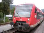 Am 11.09.2008 steht 650 307-2 in Bad Liebenzell abfahrbereit nach Nagold. 