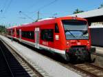 DB - Triebwagen Bpd 650 316-2 und Bpd 650 114-1 im Bahnhof von Radolfzell am 31.08.2009