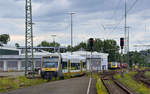 650 701 der agilis pendelte am 19.06.18 auf der Strecke Hof - Selb Stadt. Hier erreicht Goldie von Selb kommend den Bahnhof Hof; der Zugzielanzeiger ist bereits für die nächste Fahrt eingestellt.