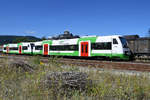 VT 105 & VT 121 der Süd-Thüringen-Bahn starten in Richtung Erfurt.