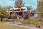 Ein EB-RegioShuttle am 24.5.06 auf der Brücke über die Brend beim Bad Neustädter Kurpark.