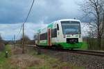 VT 324 der Erfurter Bahn (EB) am 12.4.2021 auf dem Weg von Saalfeld/Saale nach Leipzig.