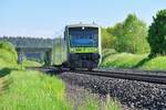 Mit einem Foto sind wir noch im Fichtelgebirge.
Agilis VT 650.717 ist als RB Bayreuth - Bad Steben unterwegs.
Der Triebwagen brummt hier bei Neudes in Richtung Hof.
Bahnstrecke 5050 Weiden - Oberkotzau am 25.05.2023