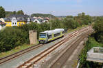 agilis 650 706 rollt als RB99 von Hof nach Münchberg durch den Bahnhof Oberkotzau. (12.09.2023)