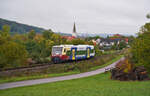 Am 18.10.2026 verl�sst der WEG-VT 442 Linsenhofen in Richtung Neuffen. Die unterschiedliche Frontlackierung ist deutlich erkennbar.