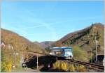 Von Boppard an der linken Rheinstrecke bummelt tglich die Hunsrckbahn, welche als steilste Adhsionsbahn Deutschlands gilt und seit 2011 von Rhenus Veniro betrieben wird, in das Drfchen Emmelshausen im Hunsrck. Hier Regio-Shuttle 650 351 beim Abstieg kurz vor Boppard Hbf. 1.4.12