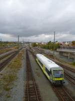 Der VT 650.712 fhrt hier als  Sonderzug  im Gleisvorfeld des Hofer Hauptbahnhofs.