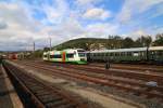 Ausfahrt eines Stadler Regio-Shuttle der Süd-Thüringen-Bahn am 05.09.2015 aus dem Bahnhof Meiningen.