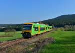 650 662 (VT 27) + 650 6953 (VT 18) als RB am 25.04.2013 bei Triefenried. 