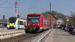 DB 650 011 fährt mit einem weiteren 650 am 23.03.2022 als RB nach Reutlingen Hbf in Herrenberg ab.